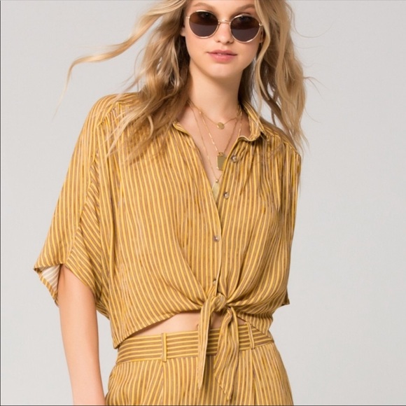 Band of Gypsies Tops - Band of gypsies button down cropped tie front top
